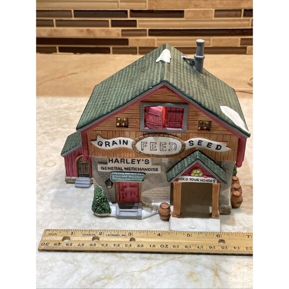 1993 Lemax Dickensvale Village Harleys Feed General Store Lighted Building - Picture 12 of 14